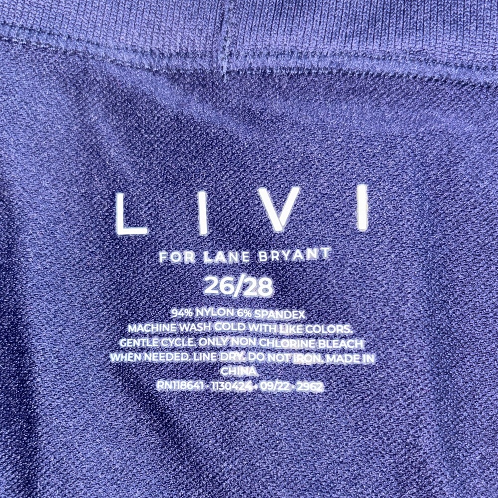 Livi Active Top 26/28 Lane Bryant Athletic Cropped Plus Size Women’s Fits 22/24 - Picture 8 of 11